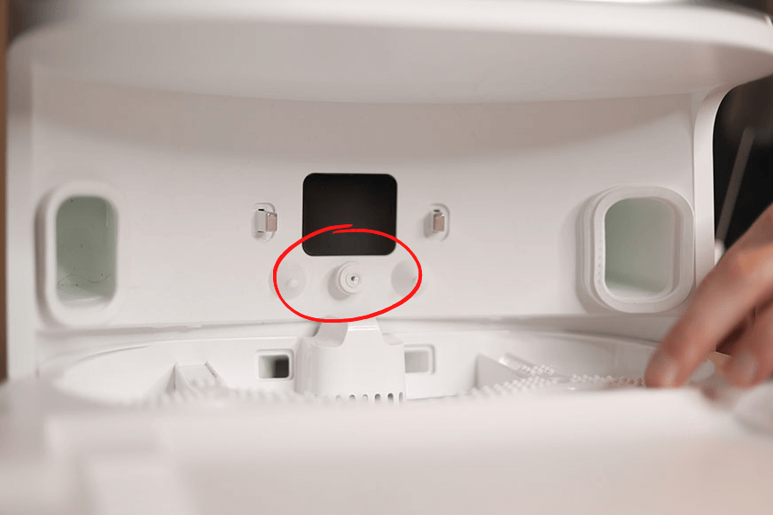 Water outlet for refilling the mobile water tank of the Dreame L10s Ultra can be seen.